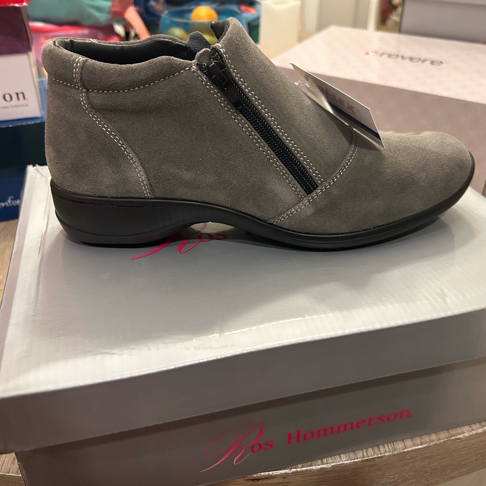 Ros Hommerson Superb Comfort Grey Suede booties, size 10